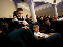 Klasy 1b i 1c w teatrze